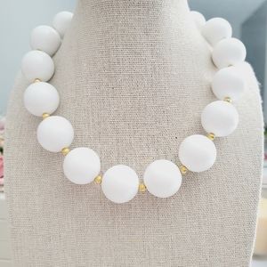 VINTAGE Gay Boyer large beads gold tone flower necklace & earrings set